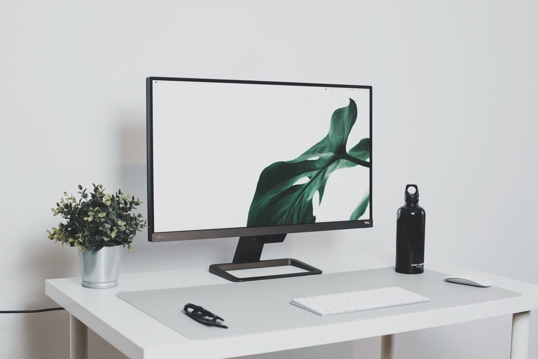 Minimal work from home desk setup