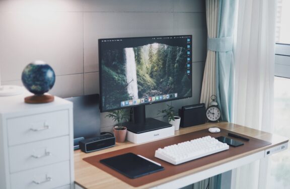 The Best AI Tools for Complete Beginners in 2026 (What’s Actually Worth Paying For)